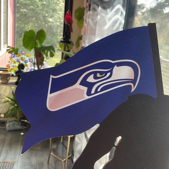 ***SOLD********Seattle Seahawks 18" Team Logo Bigfoot - Picture 9 of 9